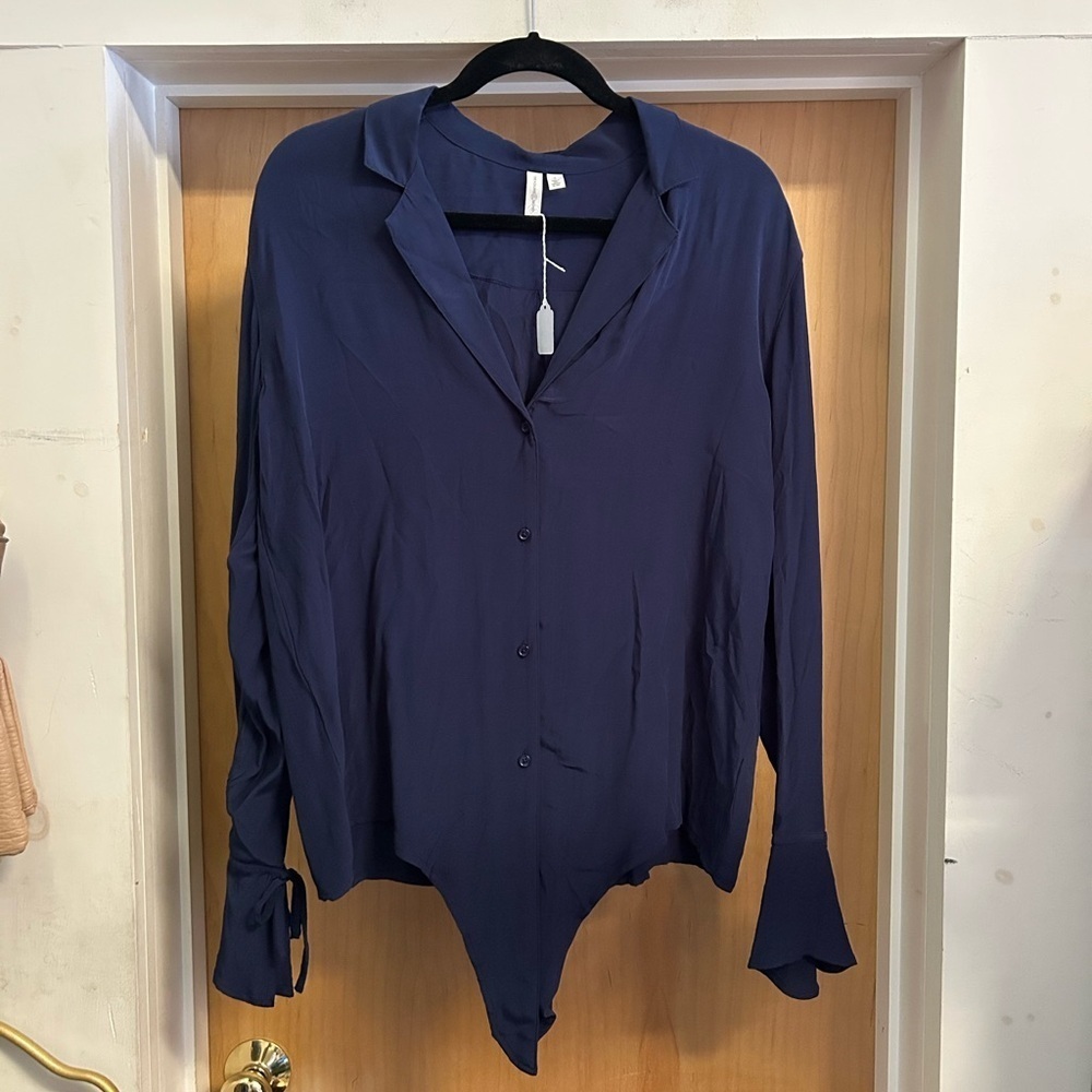 NWT! Treasure & Bond Navy Tie Front Button Down Blouse - size S